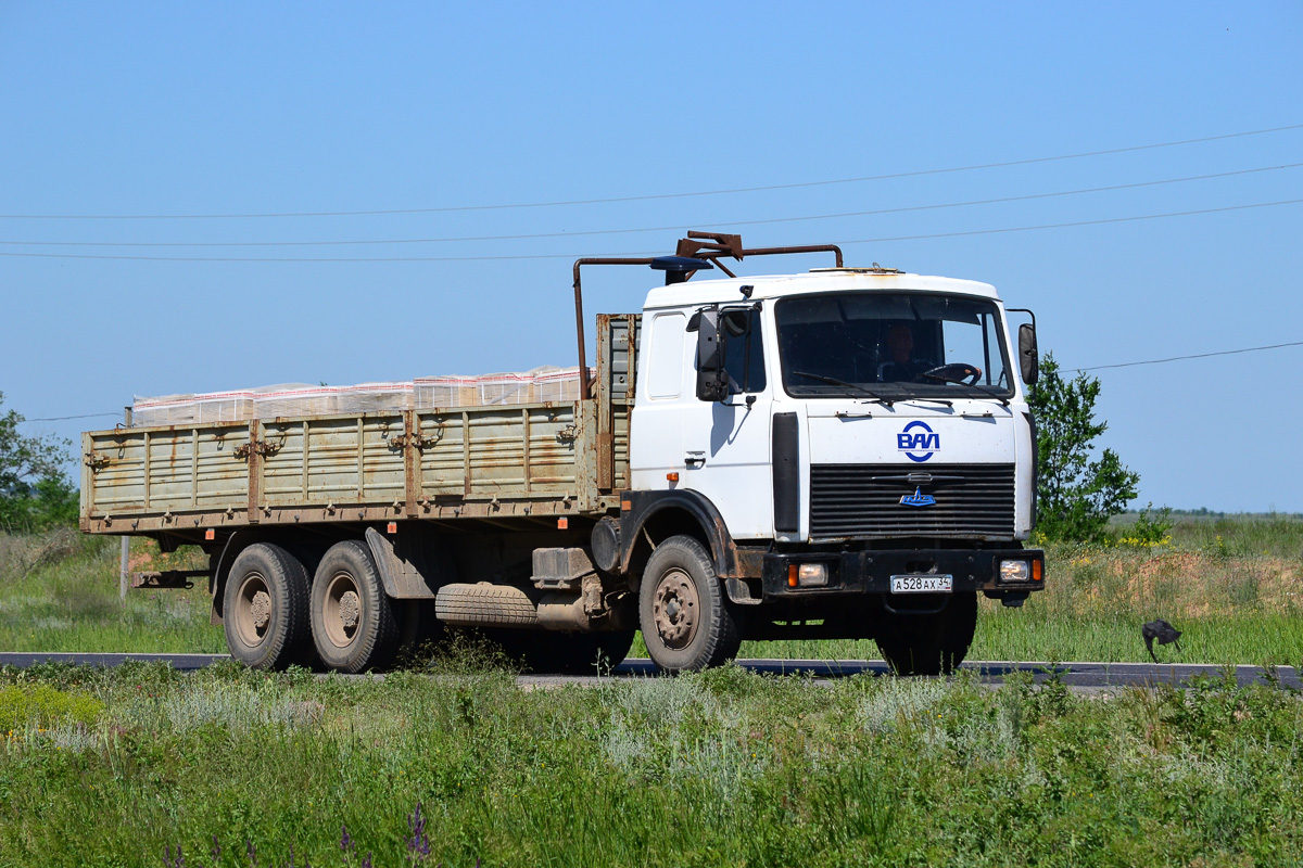 Волгоградская область, № А 528 АХ 34 — МАЗ-630305