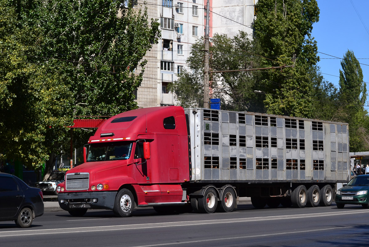 Адыгея, № К 823 НН 01 — Freightliner Century Class