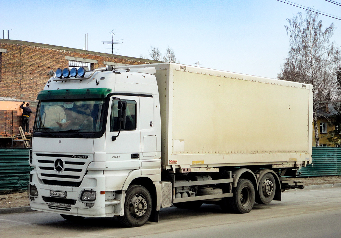 Москва, № В 764 КН 750 — Mercedes-Benz Actros ('2003) 2541