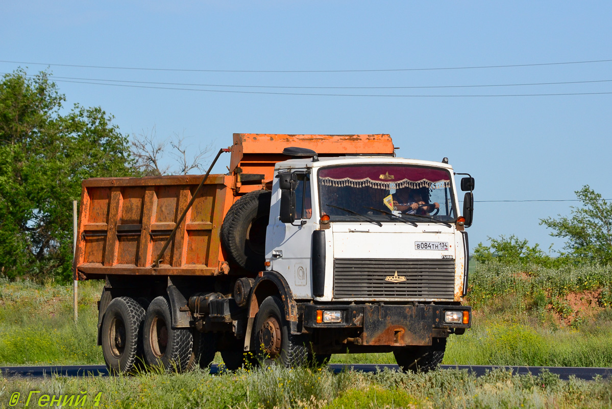 Волгоградская область, № В 084 ТН 134 — МАЗ-5516A5