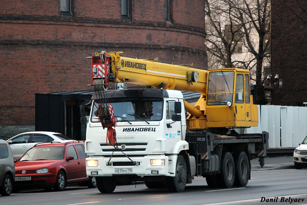 Санкт-Петербург, № Е 015 НО 198 — КамАЗ-65115-50