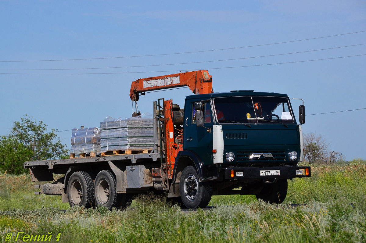 Волгоградская область, № А 137 ВЕ 34 — КамАЗ-53212