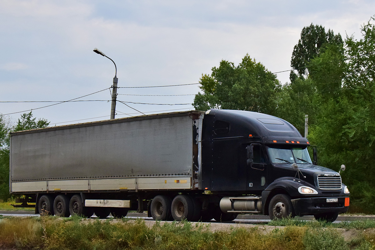 Волгоградская область, № Е 964 ОС 134 — Freightliner Columbia