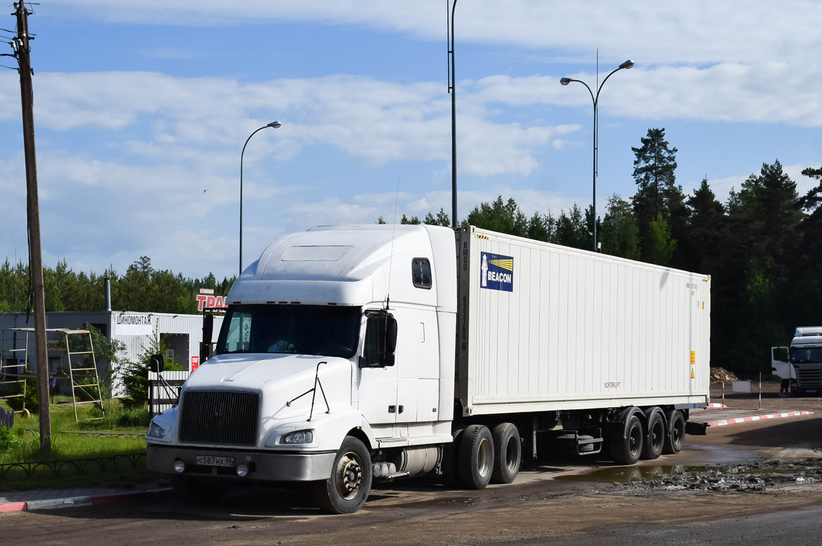 Санкт-Петербург, № С 587 НХ 98 — Volvo VNL660