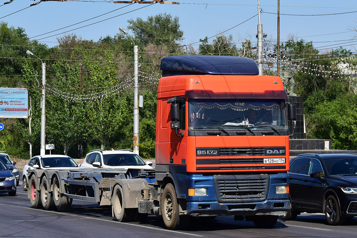 Волгоградская область, № В 128 НО 134 — DAF 95XF FT