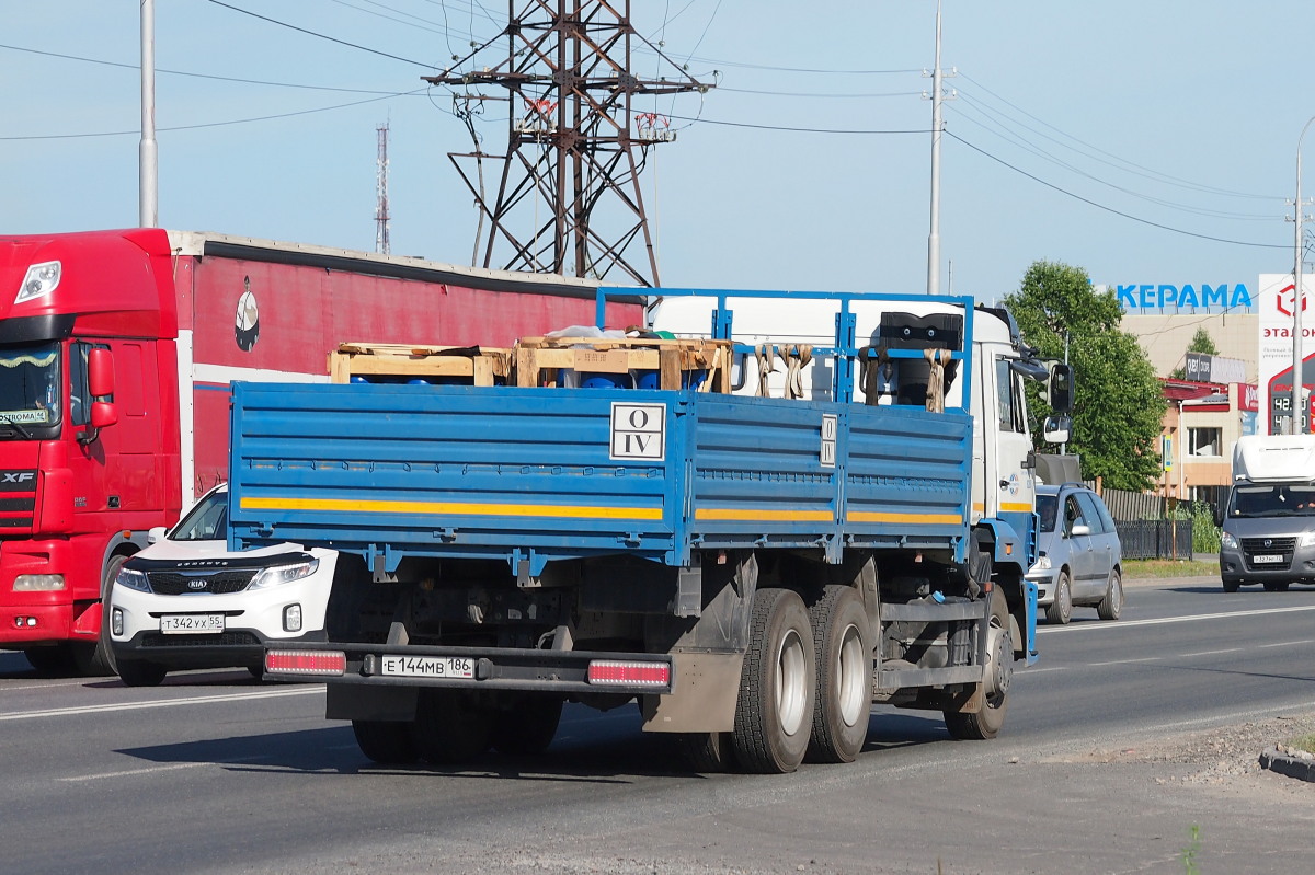 Ханты-Мансийский автоном.округ, № Е 144 МВ 186 — КамАЗ-65117-A5