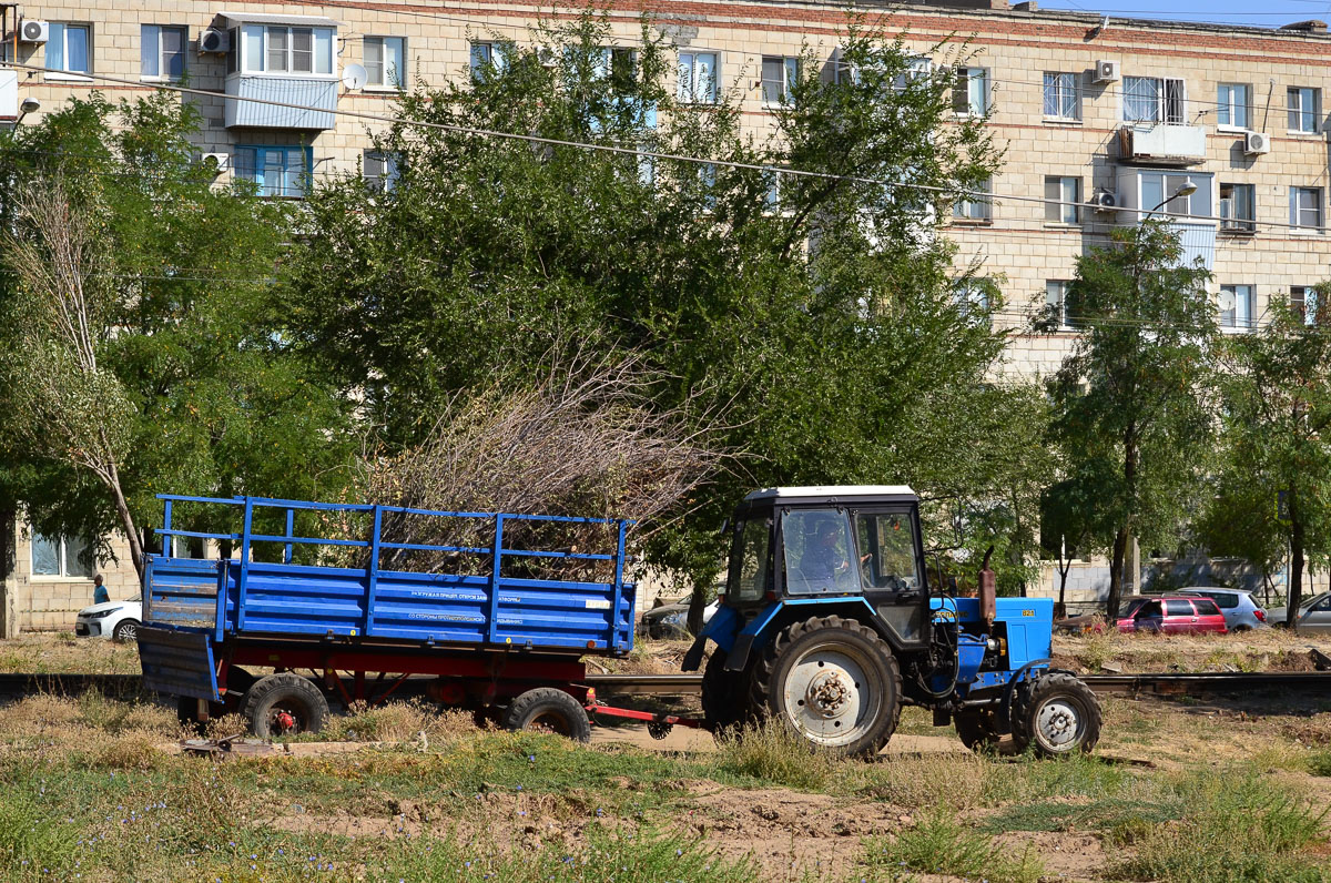 Волгоградская область, № 8225 ВН 34 — Беларус-82.1; Волгоградская область, № 9314 ЕА 34 — 2ПТС-4 (общая модель)