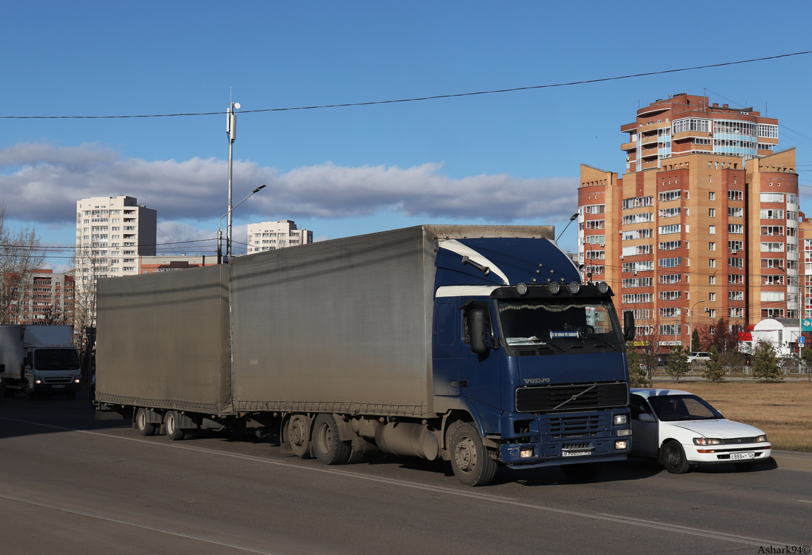 Красноярский край, № В 906 ОО 124 — Volvo ('1993) FH12.420