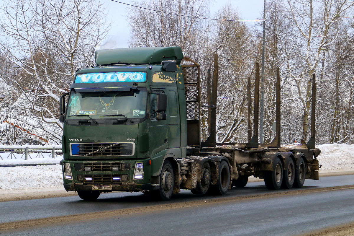 Ленинградская область, № У 700 ЕМ 47 — Volvo ('2002) FH-Series