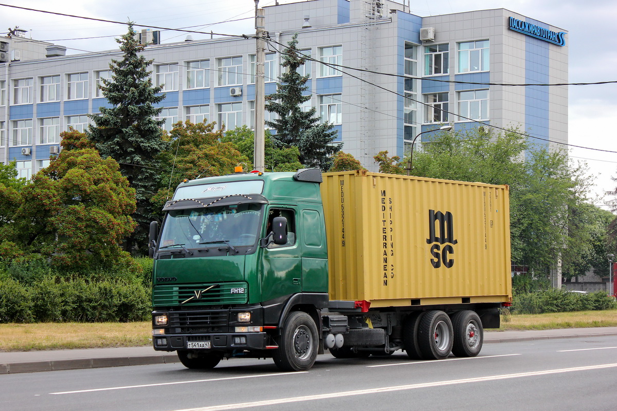 Ленинградская область, № Т 541 АА 47 — Volvo ('1993) FH12.420