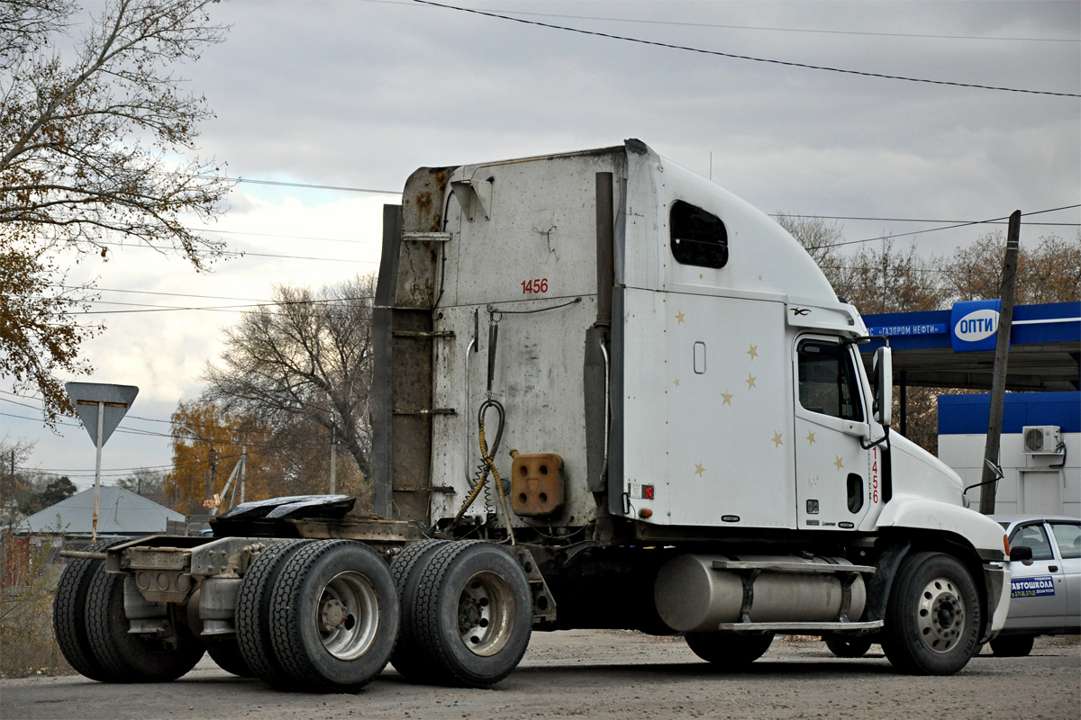 Алтайский край, № О 595 РН 22 — Freightliner Century Class