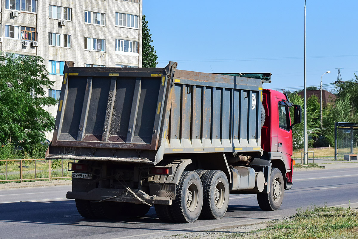 Волгоградская область, № С 999 ТА 36 — Volvo ('2002) FM12.400