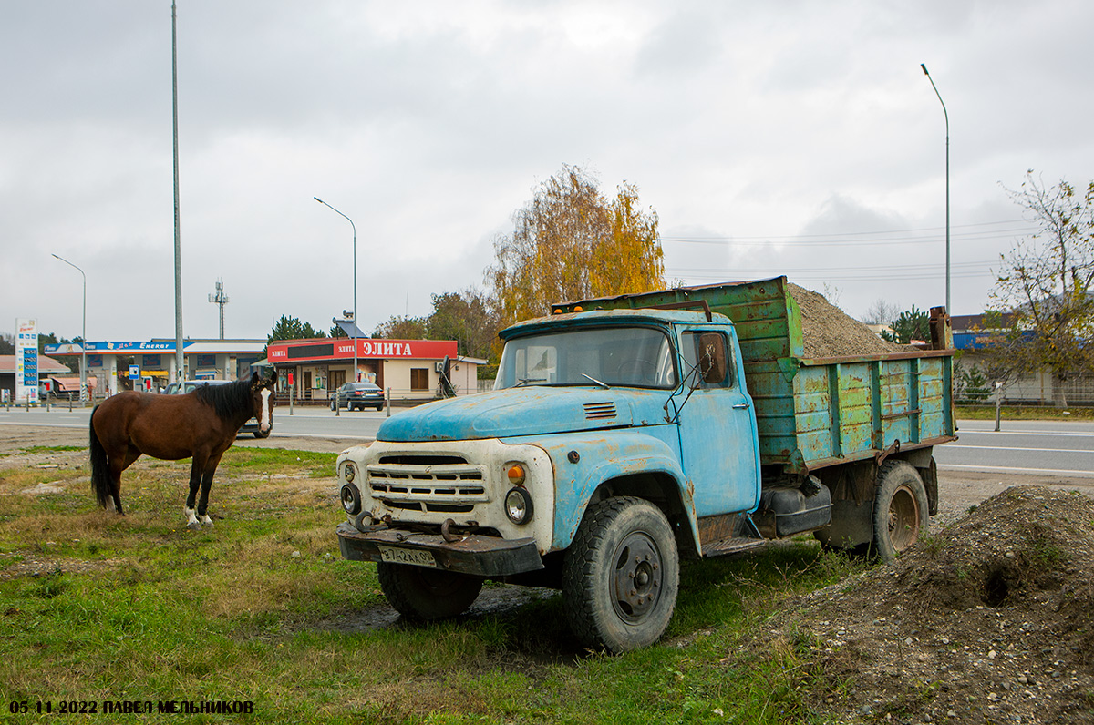 Карачаево-Черкесия, № В 742 АА 09 — ЗИЛ-495810