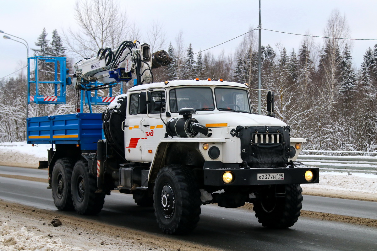 Санкт-Петербург, № К 237 УН 198 — Урал-4320-60