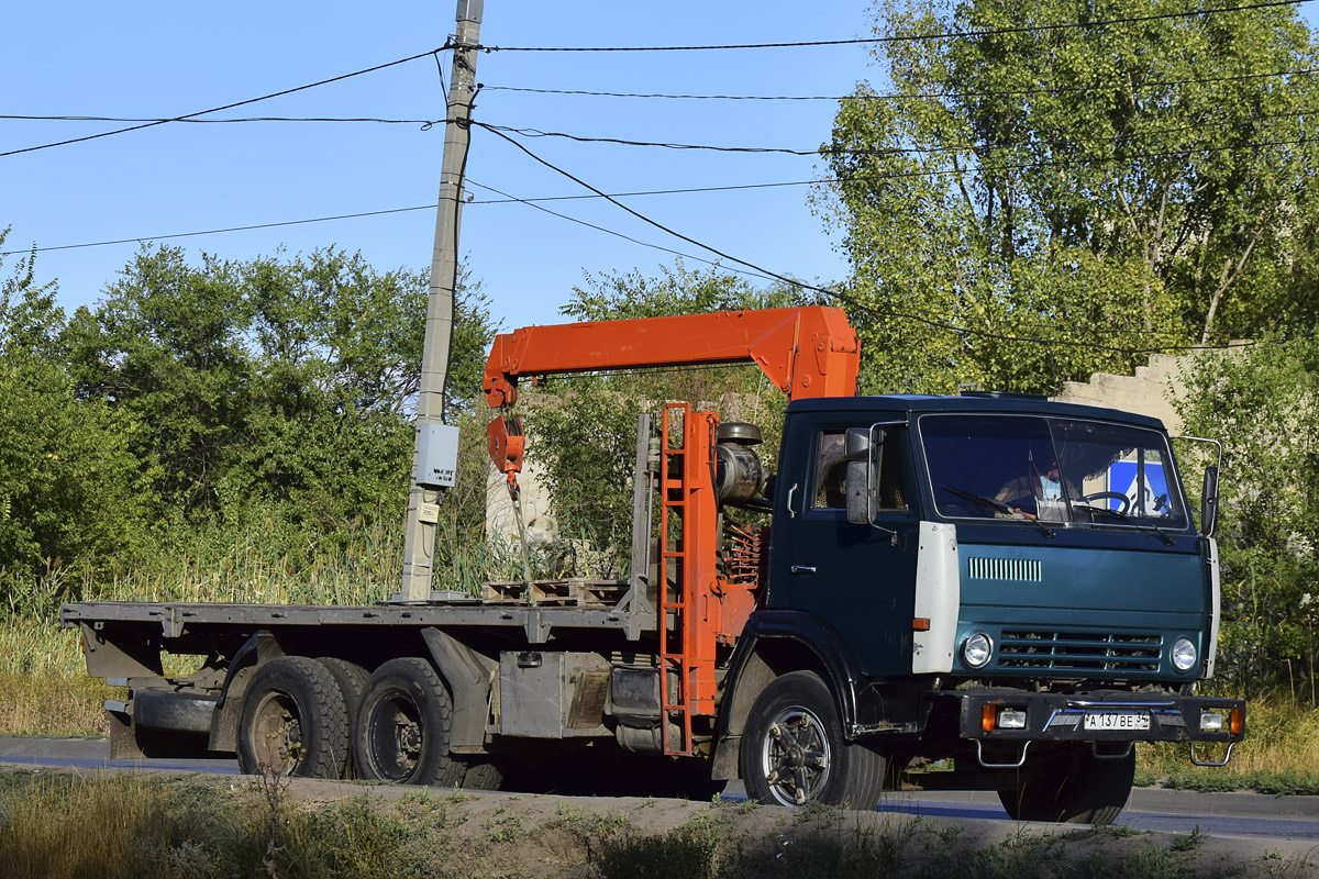 Волгоградская область, № А 137 ВЕ 34 — КамАЗ-53212