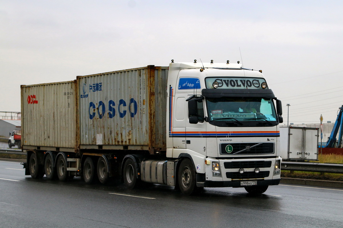 Санкт-Петербург, № Е 998 НХ 178 — Volvo ('2002) FH12.440