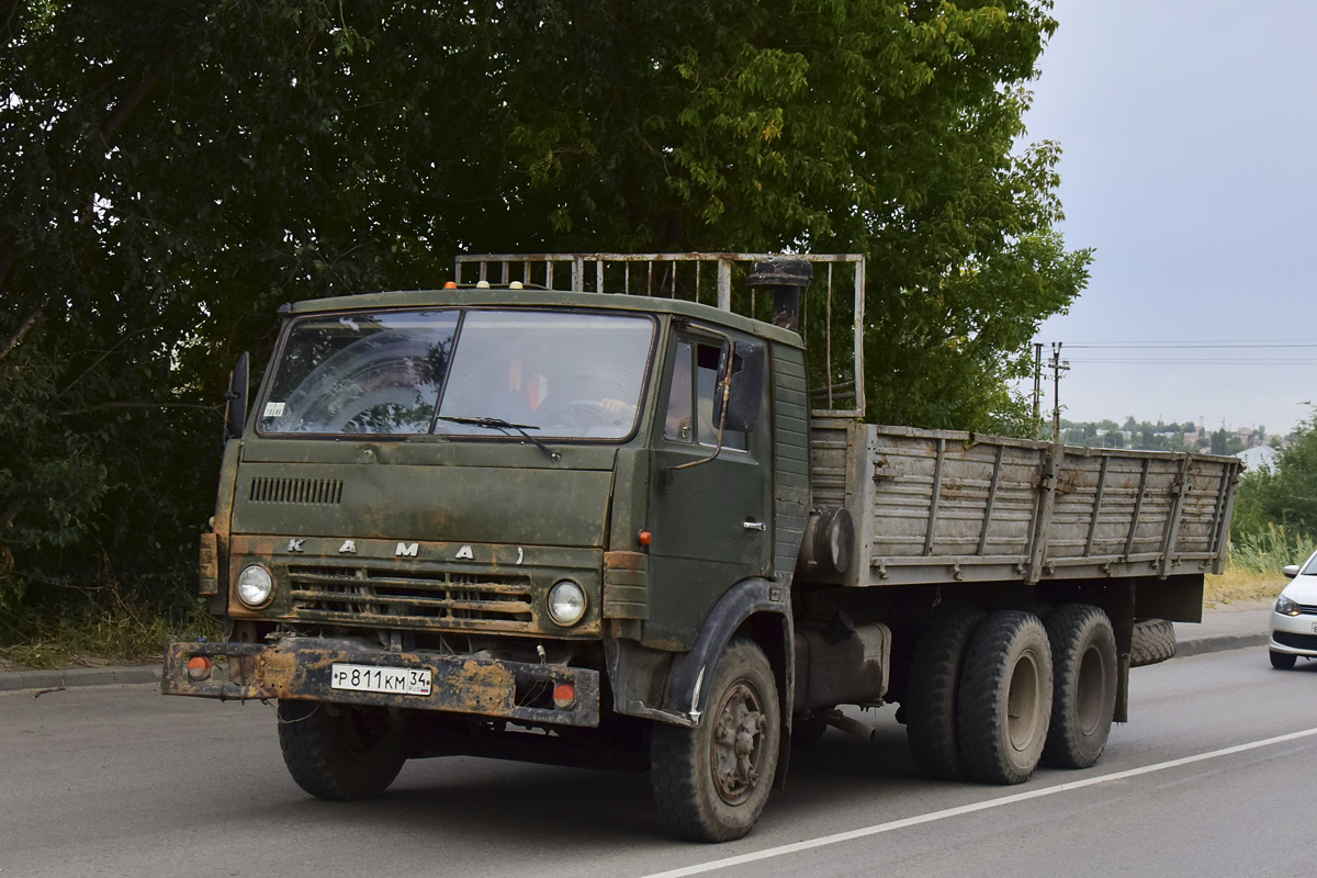 Волгоградская область, № Р 811 КМ 34 — КамАЗ-53212