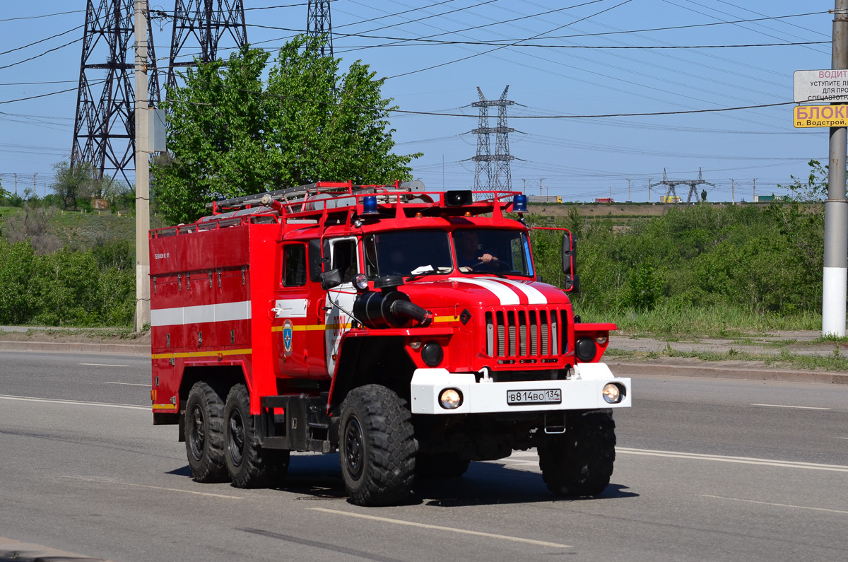 Волгоградская область, № В 814 ВО 134 — Урал-5557-70