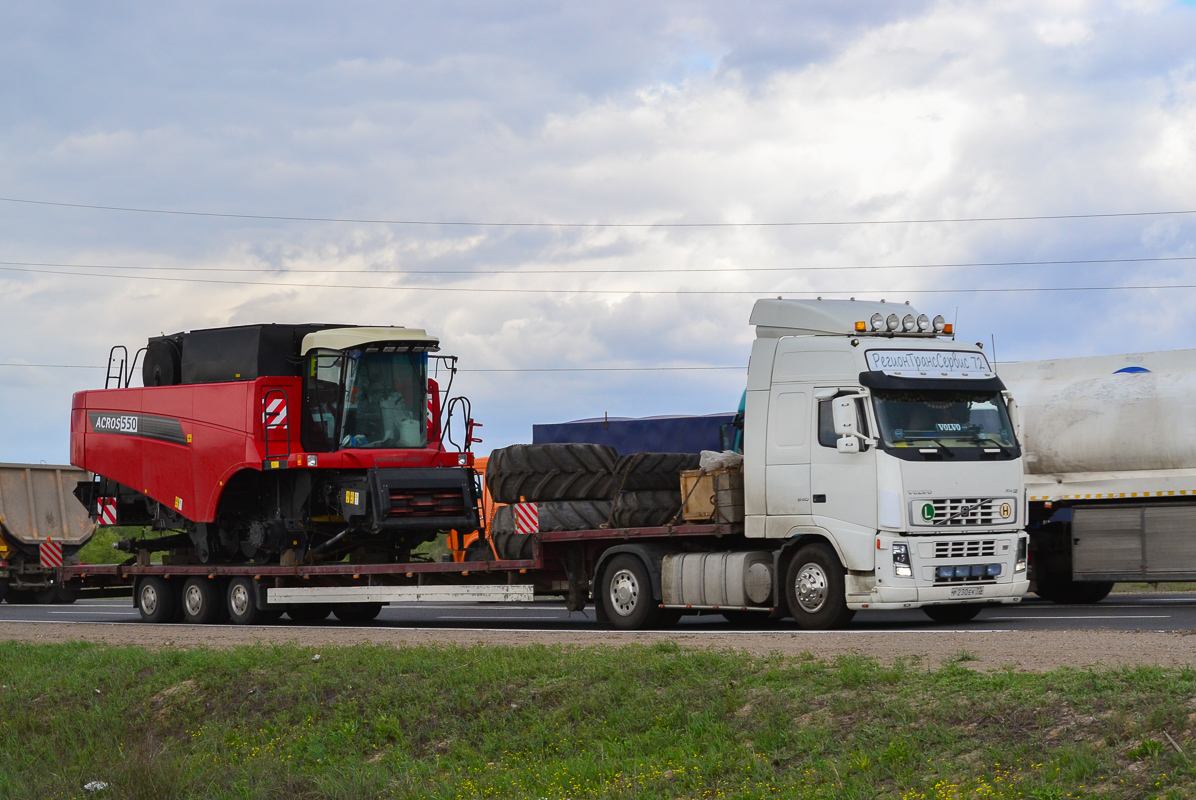 Тюменская область, № Р 230 ЕК 72 — Volvo ('2002) FH12.460; Ростовская область — Новая техника Ростсельмаш