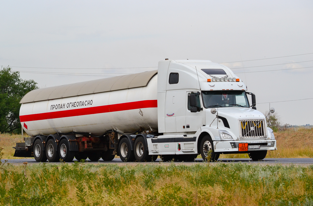 Чечня, № М 703 ТС 95 — Volvo VNL630