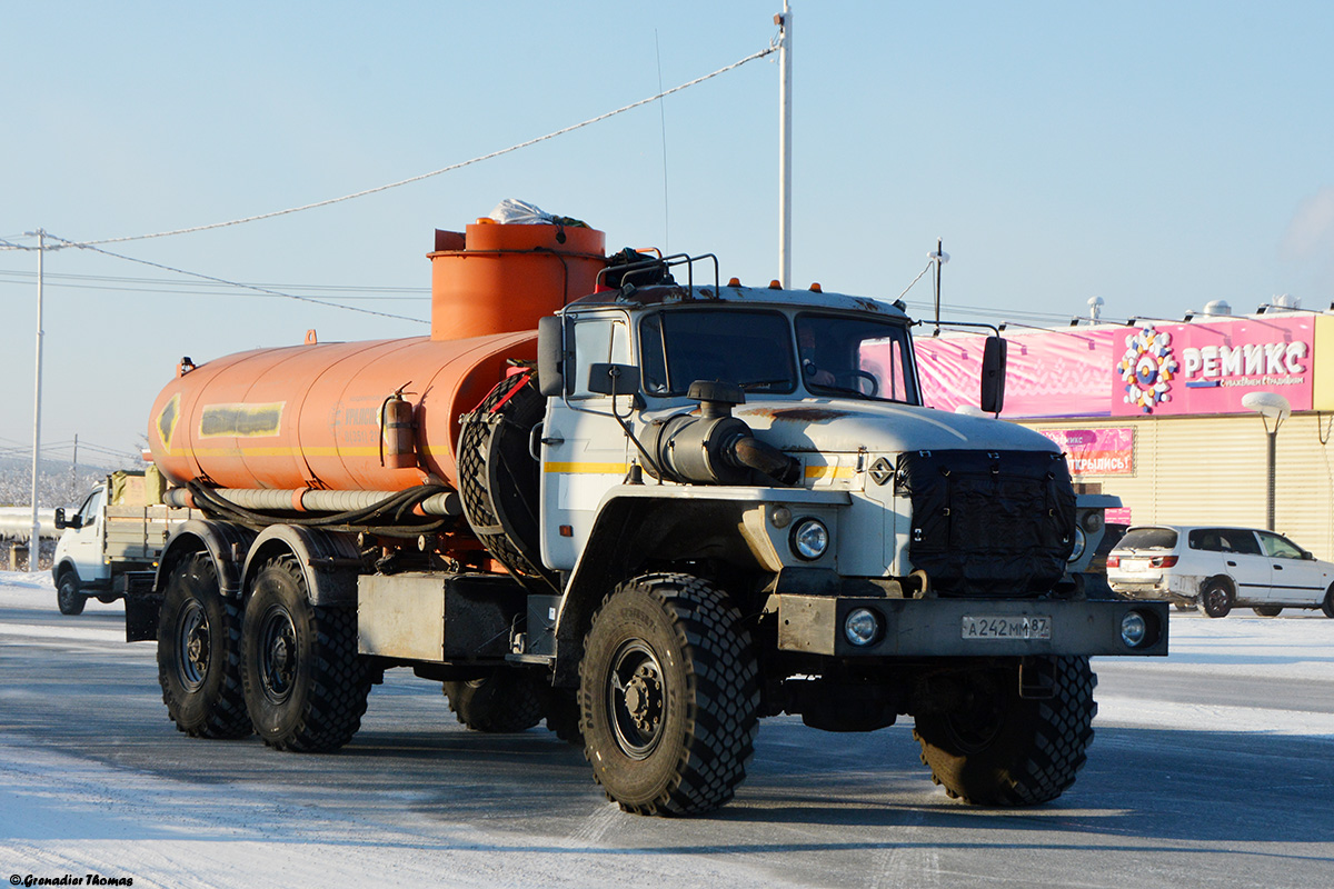 Чукотский автономный округ, № А 242 ММ 87 — Урал-4320-40