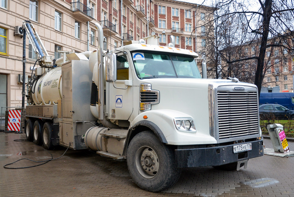 Санкт-Петербург, № В 175 УЕ 178 — Freightliner 122SD