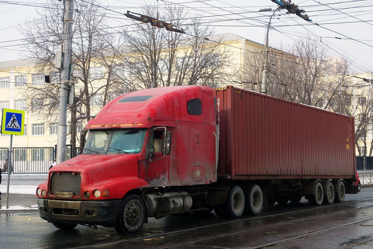 Тульская область, № М 174 ОС 799 — Freightliner Columbia