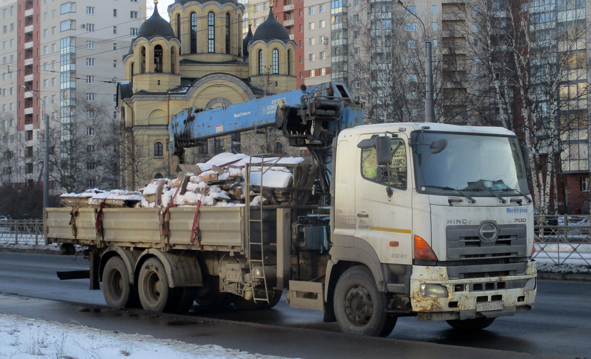 Москва, № Т 102 КО 777 — Hino 700