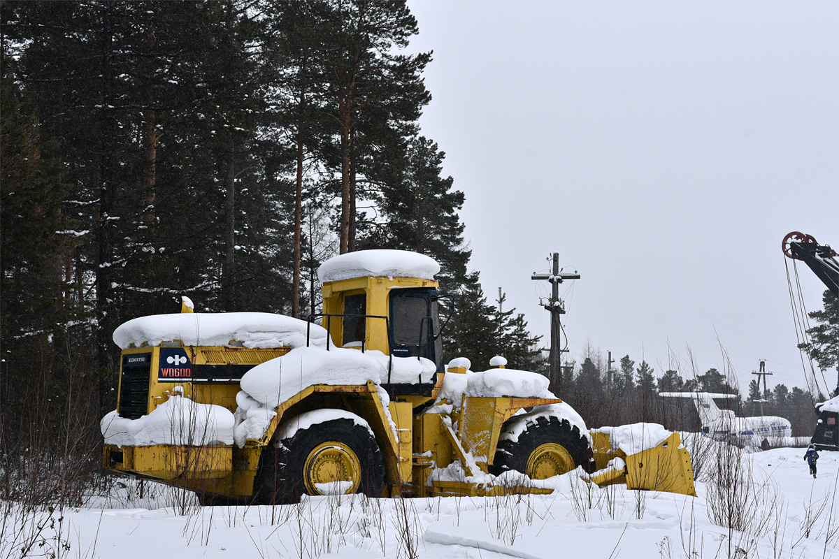 Саха (Якутия), № (14) Б/Н СТ 0007 — Komatsu (общая модель); Саха (Якутия) — Спецтехника на постаментах; Техника на постаментах, памятники (Саха (Якутия))