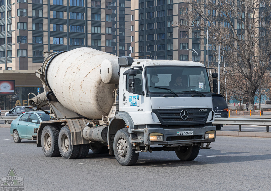 Алматы, № 227 CR 02 — Mercedes-Benz Axor 3028