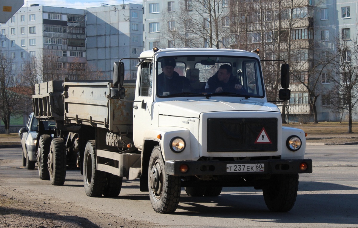 Псковская область, № Т 237 ЕК 60 — ГАЗ-3309