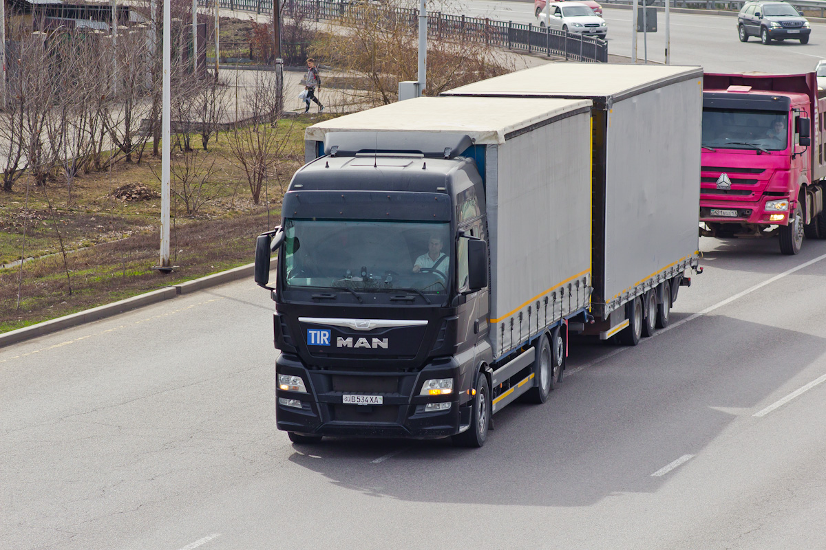 Узбекистан, № 30 B 534 XA — MAN TGX ('2012) 26.440