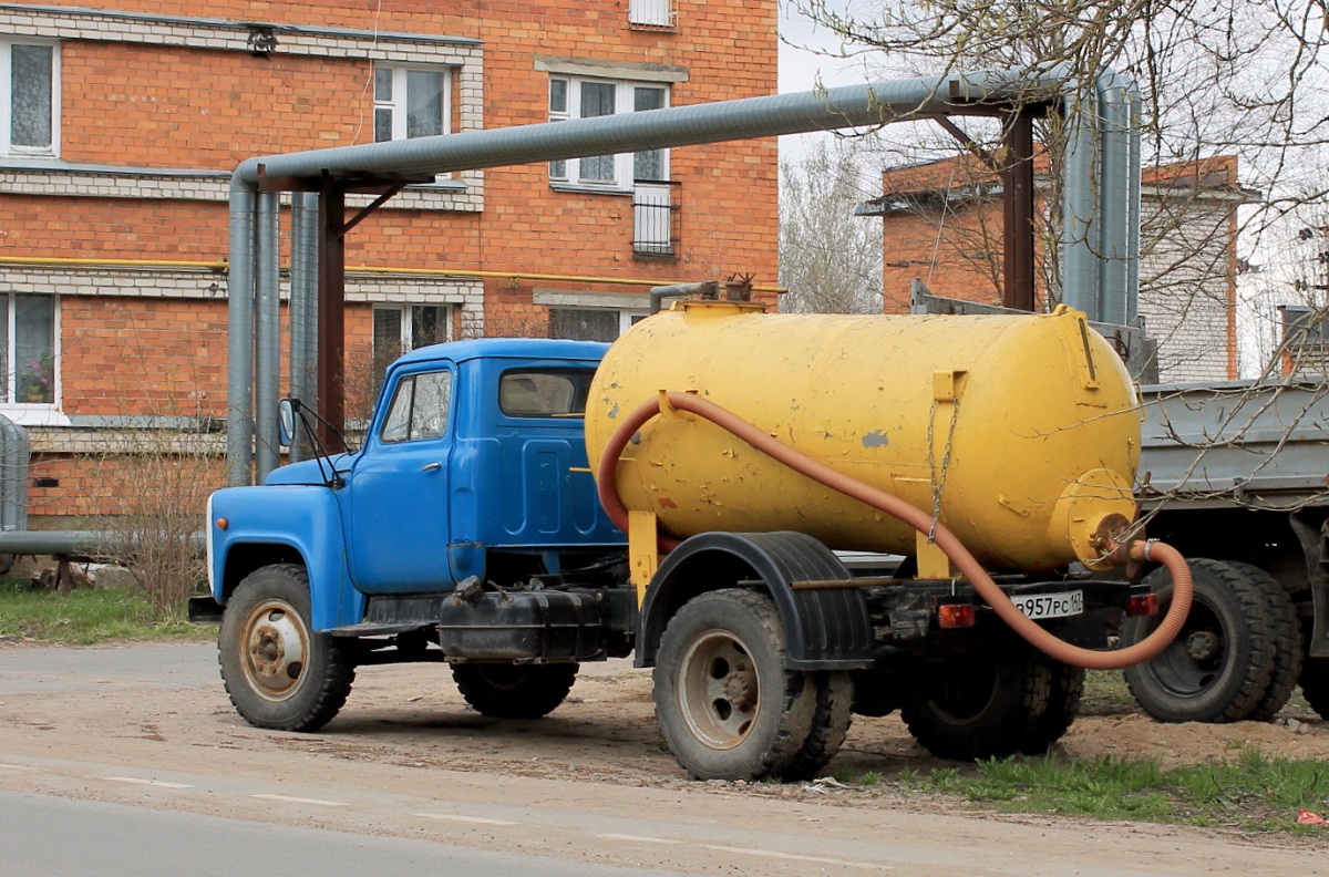 Псковская область, № В 957 РС 147 — ГАЗ-53-12