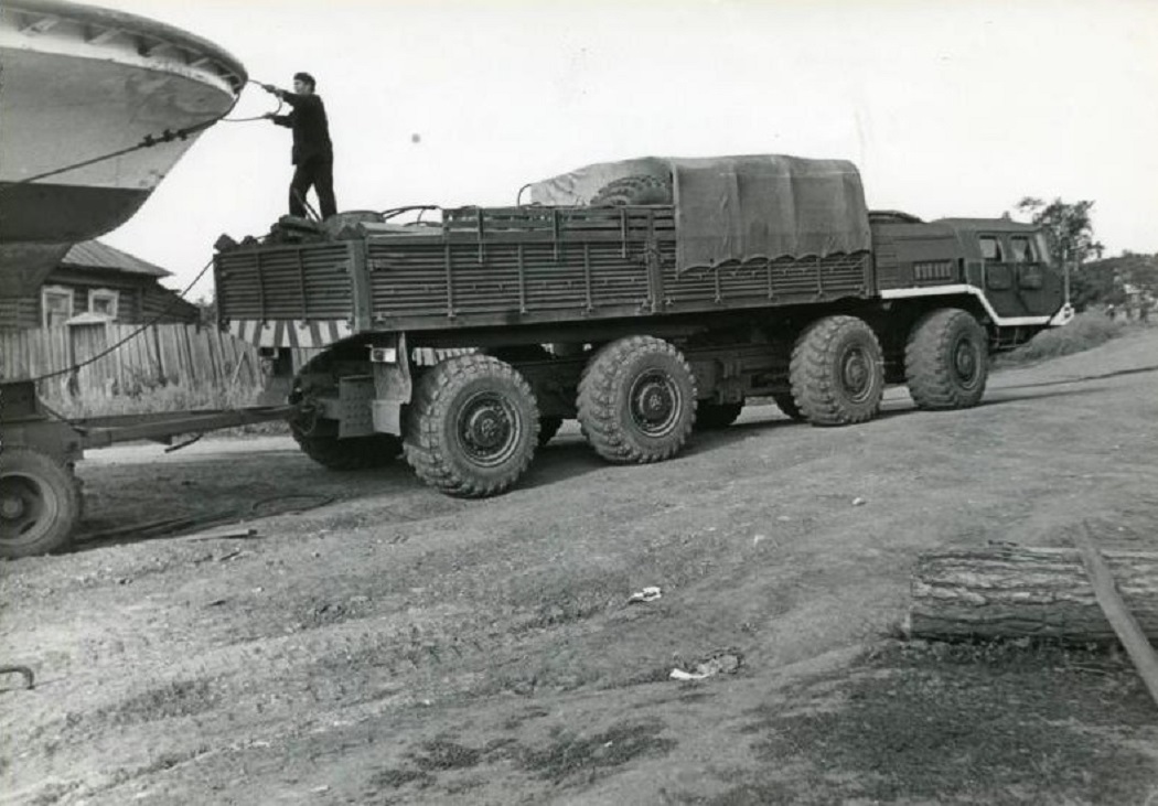 Нижегородская область, № 49-27 ГВГ — МАЗ-7310; Нижегородская область — Исторические фотографии (Автомобили)