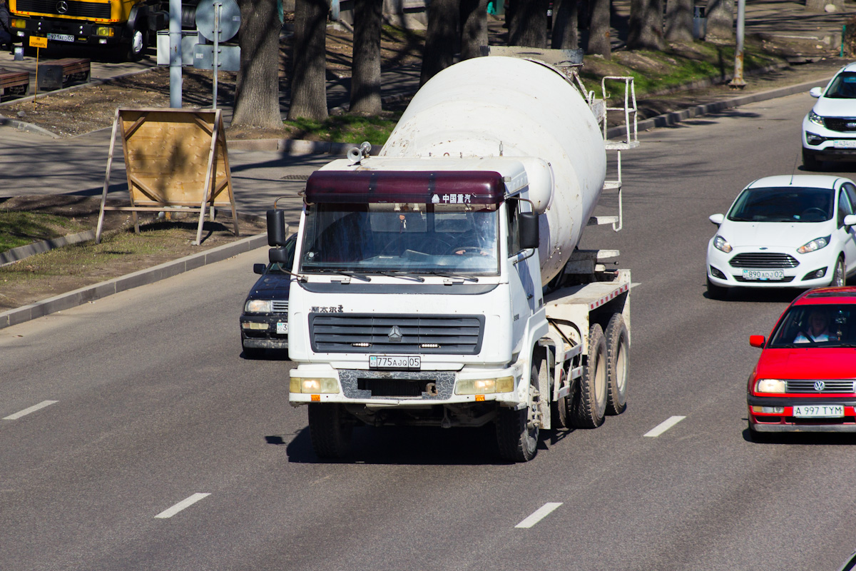 Алматинская область, № 775 AJQ 05 — Sinotruk Steyr King