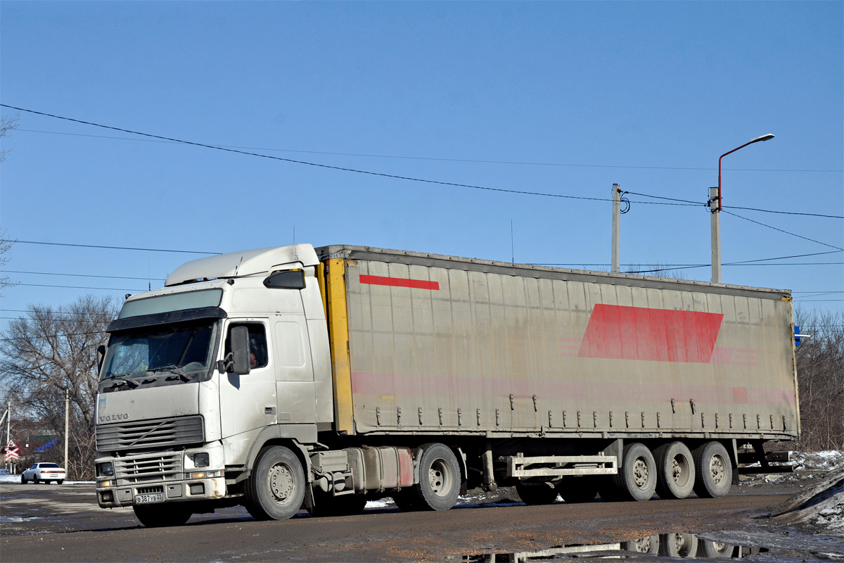 Алтайский край, № В 387 УВ 22 — Volvo ('1993) FH12.420