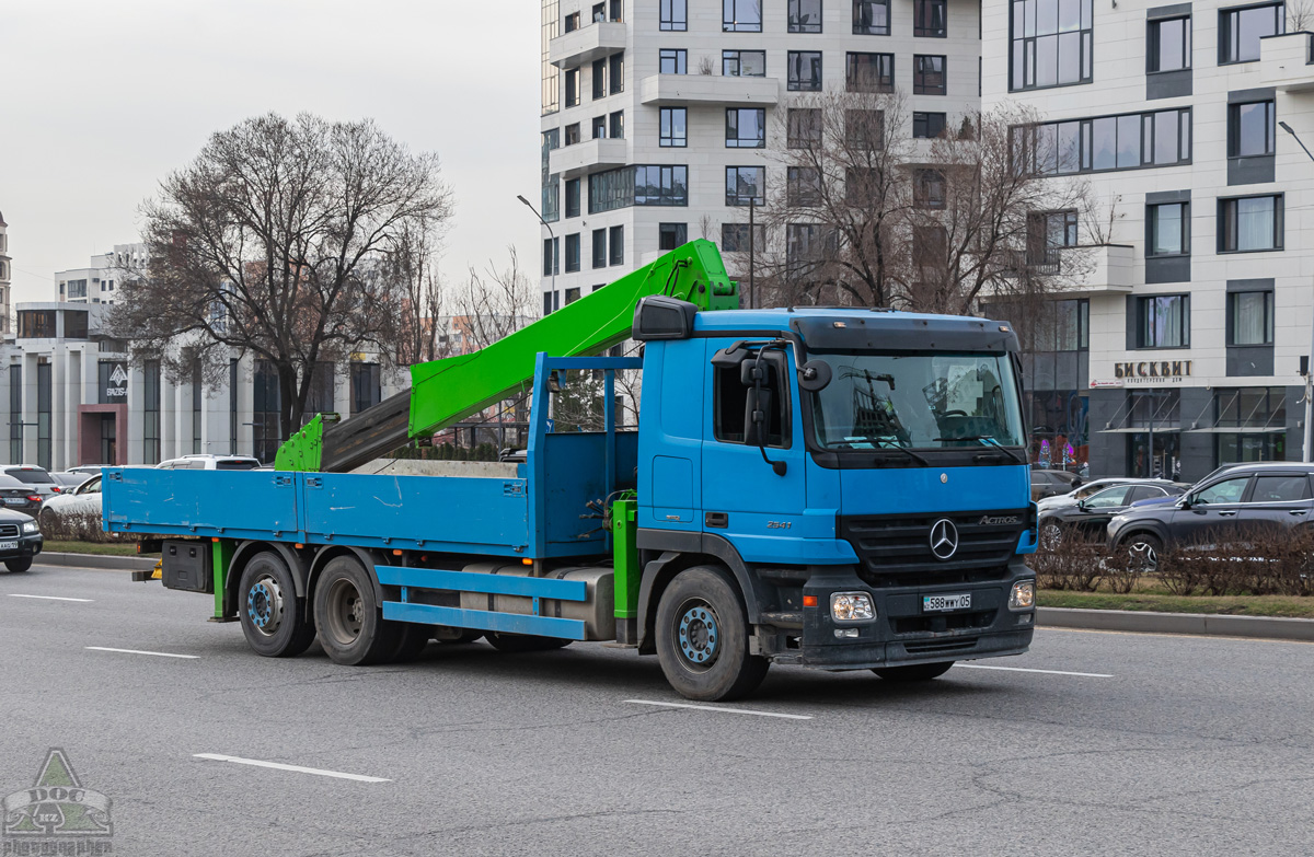 Алматинская область, № 588 WWY 05 — Mercedes-Benz Actros ('2003) 2541