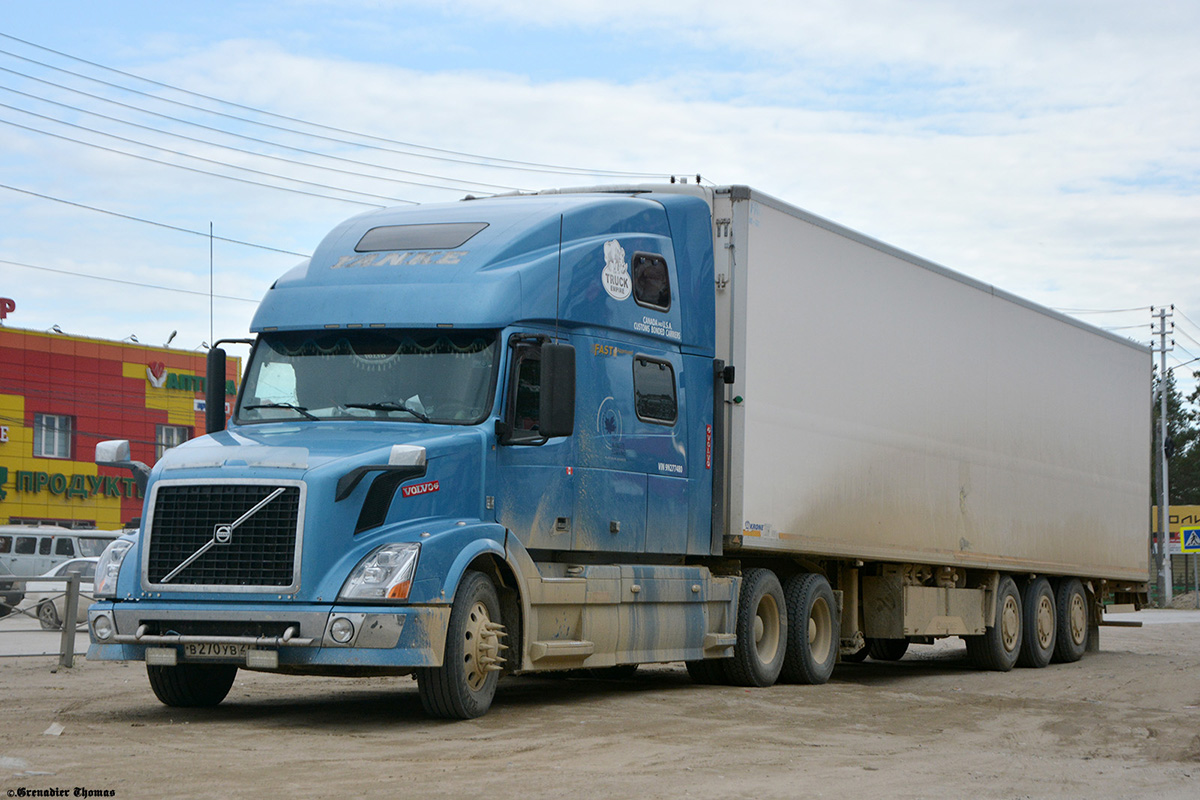 Хабаровский край, № В 270 УВ 27 — Volvo VNL780