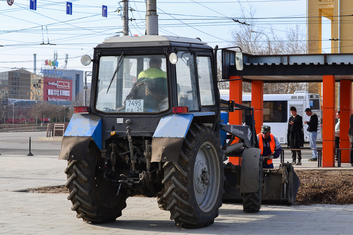 Волгоградская область, № 7495 ЕА 34 — Беларус-82.1