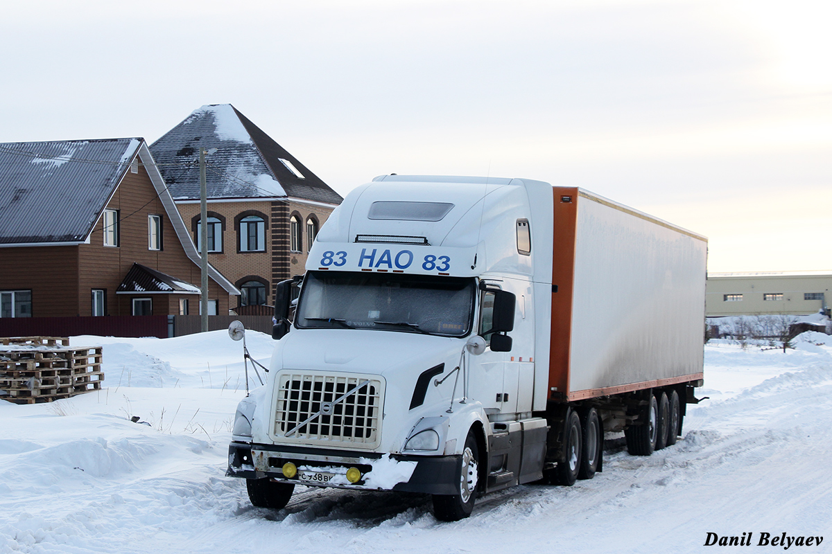 Ненецкий автономный округ, № С 938 ВК 55 — Volvo VNL670