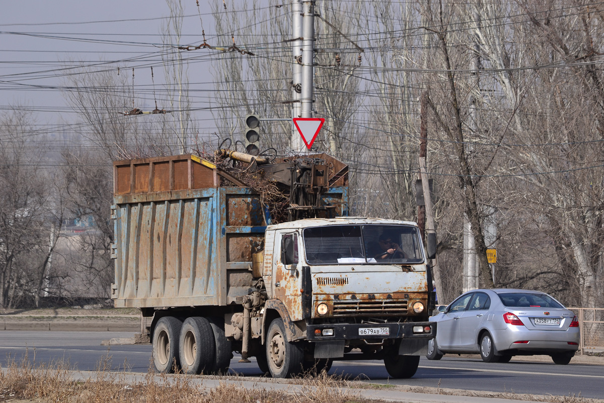 Волгоградская область, № В 679 АВ 750 — КамАЗ-53212