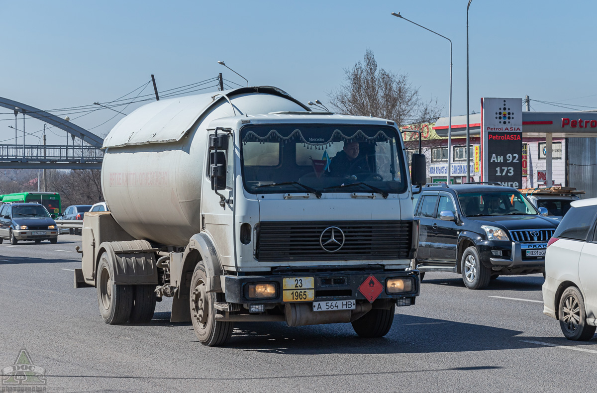 Алматы, № A 564 HB — Mercedes-Benz SK 1722