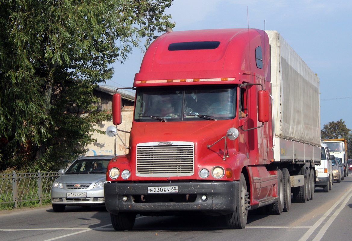 Псковская область, № Е 230 ВУ 60 — Freightliner Century Class