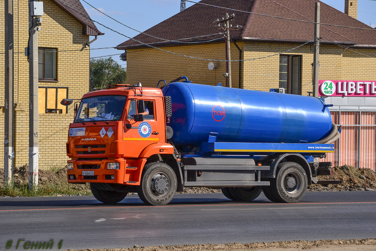 Волгоградская область, № Е 142 КВ 134 — КамАЗ-53605-46