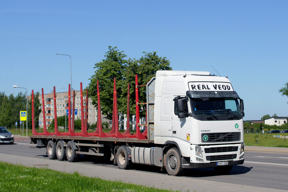 Литва, № KHF 098 — Volvo ('2002) FH12.440