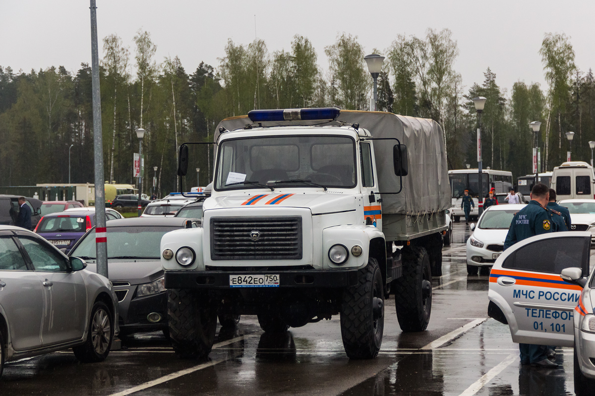 Московская область, № Е 842 ЕО 750 — ГАЗ-33088 «Садко»