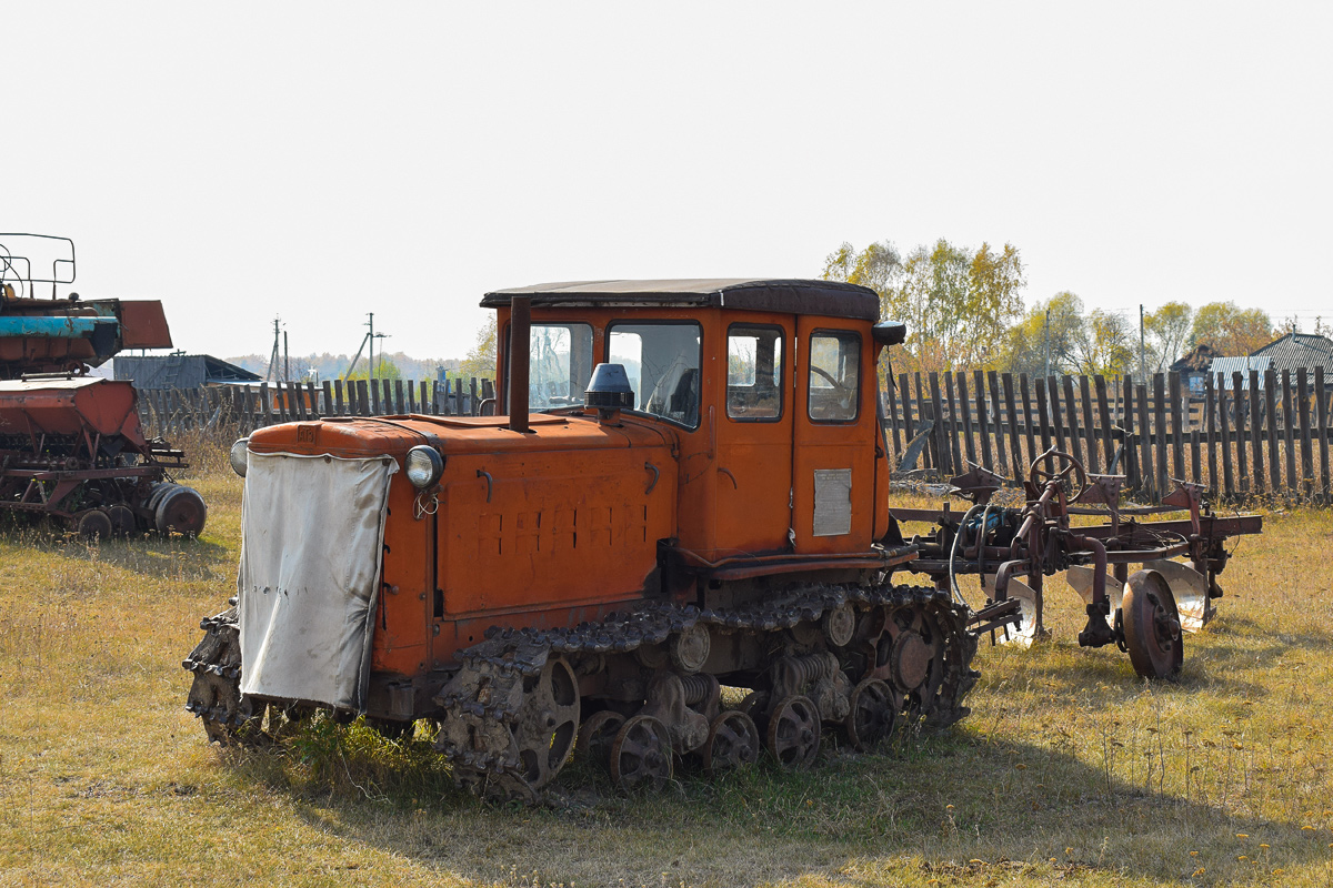 Алтайский край, № (22) Б/Н СТ 0555 — ДТ-54 (АТЗ); Прицепы сельскохозяйственные — Плуги (общая)