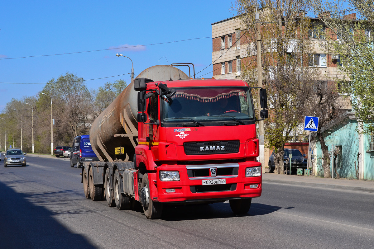 Волгоградская область, № К 092 ОВ 134 — КамАЗ-65806-T5