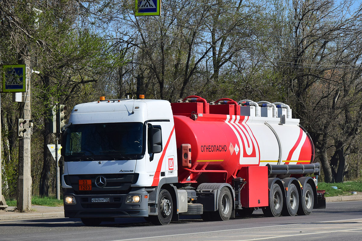 Волгоградская область, № О 949 УМ 750 — Mercedes-Benz Actros '09 1844 [Z9M]