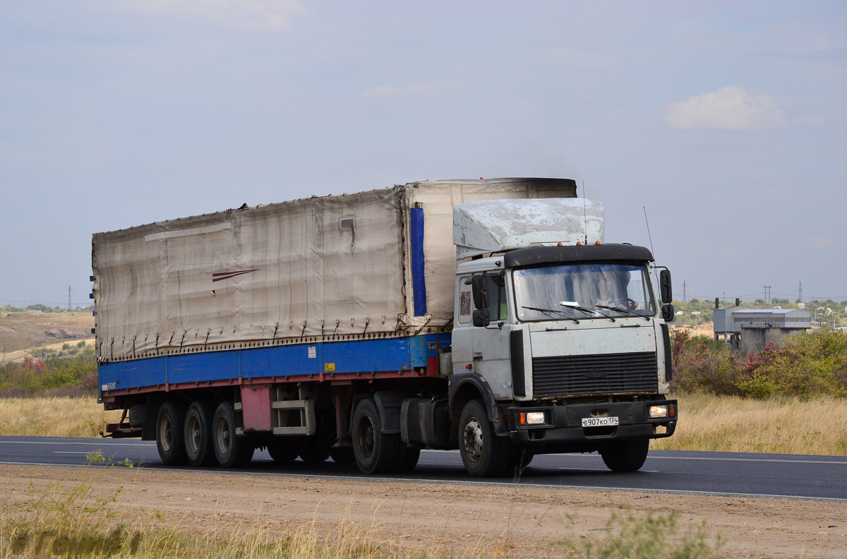 Волгоградская область, № Е 907 КО 134 — МАЗ-54324